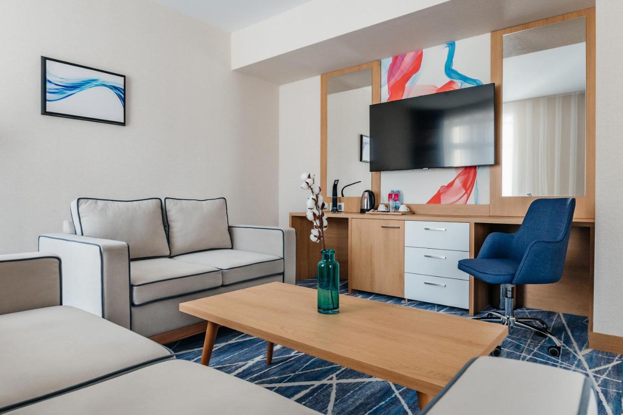 Hotel Ramada By Wyndham Astana